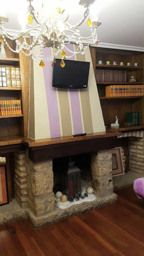 La Casa De Lorenzo La Guardia